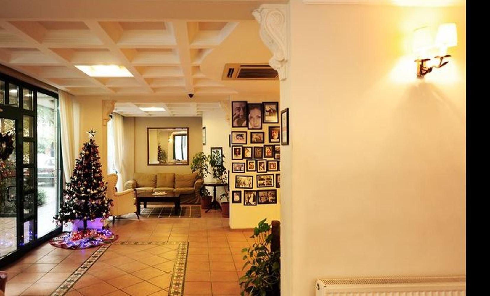 Uestuen Hotel Alsancak Izmir Exterior photo